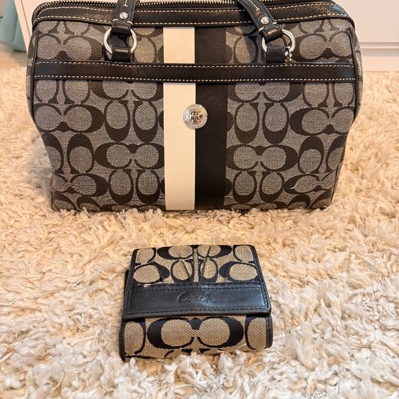 Coach Bag & Wallet Set for Sale 👜✨ Authentic Coach signature canvas in classic - Picture 1 of 7
